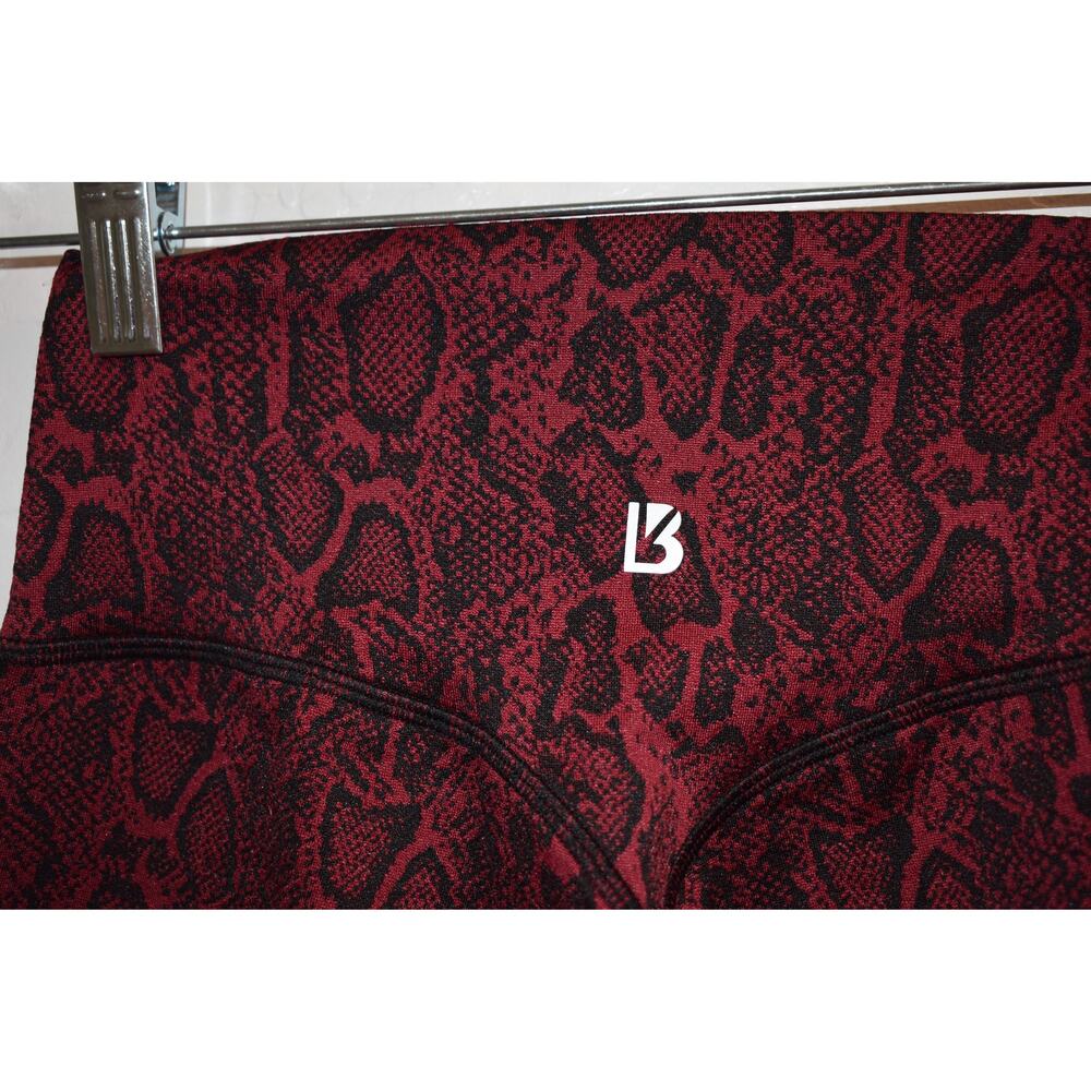 Buffbunny Maroon Snakeskin Jacquard Legging Size S - Picture 6 of 7
